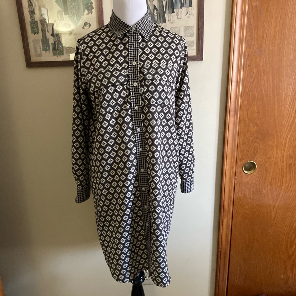 Sm petite Loft long button grey and ivory shirt tunic
